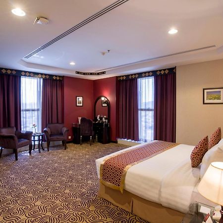 Awaliv International Hotel Ta'if Quarto foto A suite at the hotel