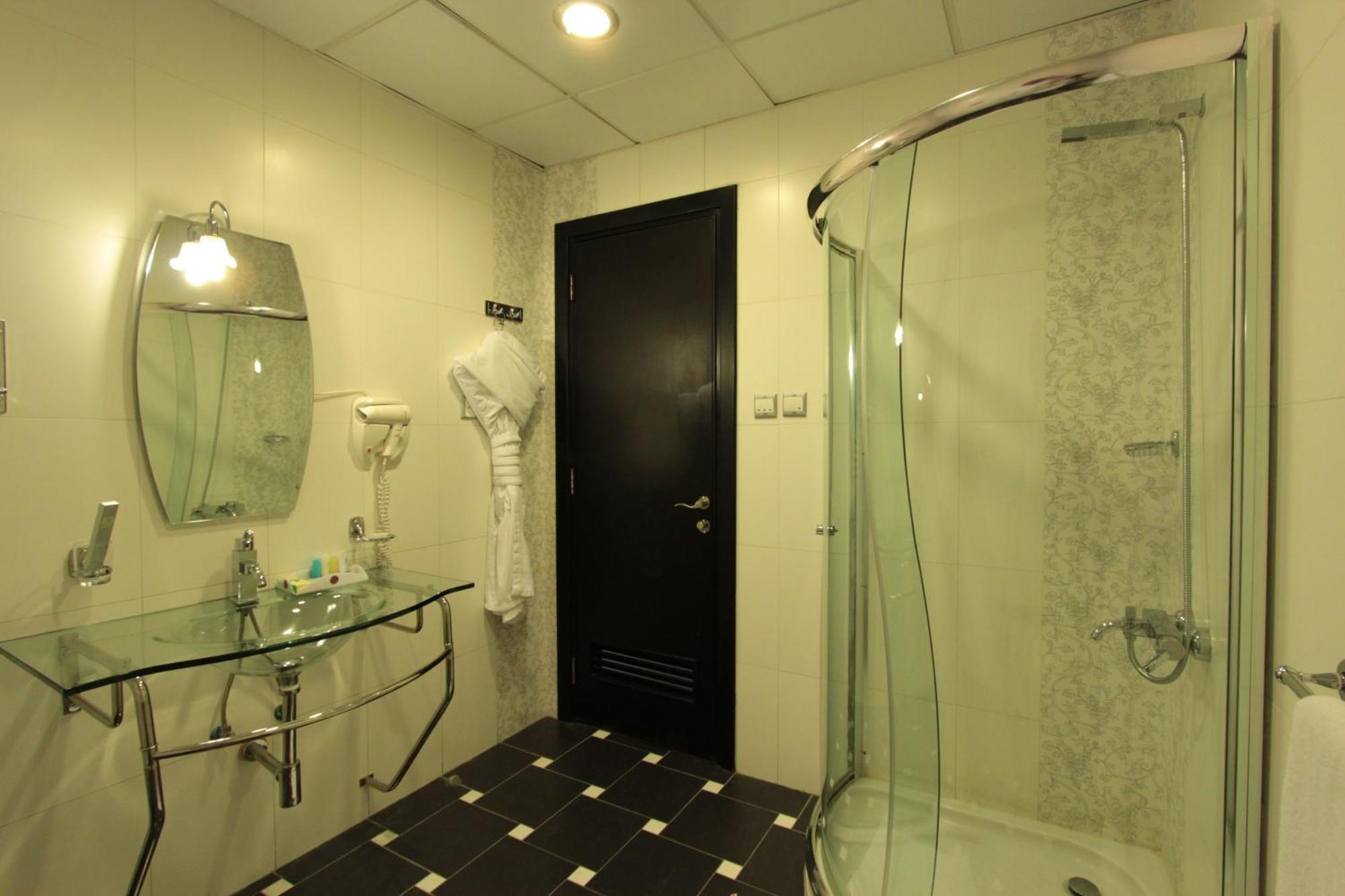 Awaliv International Hotel Ta'if Quarto foto